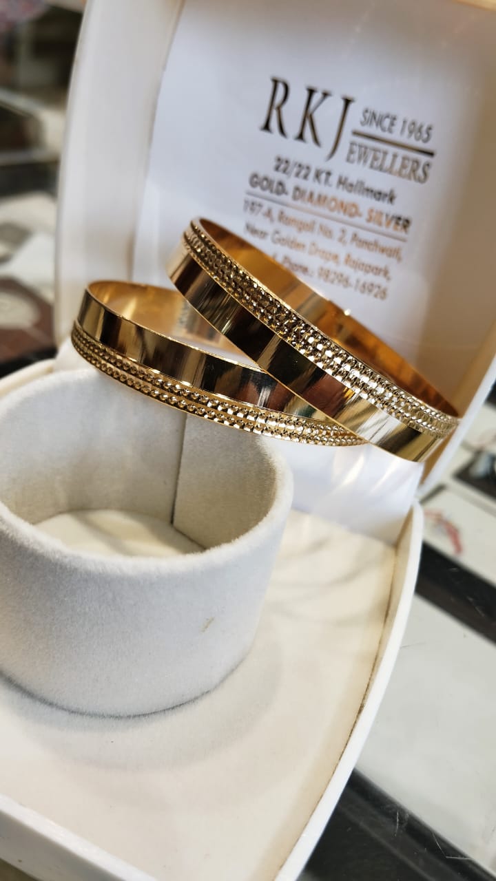 Minimal Design Simple Gold Bangles