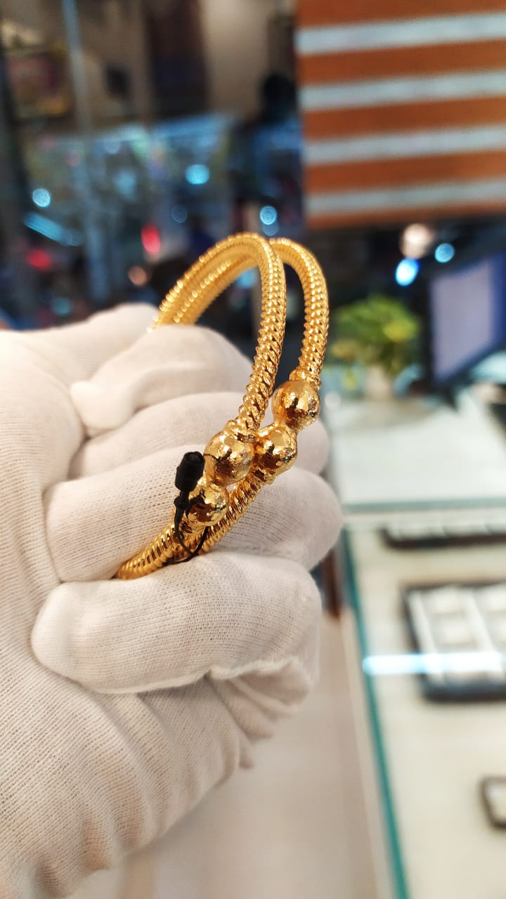 Plain Light Weight Gold Bangles